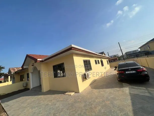 Furnished 3bdrm House in Çom. 25, Community 25 for sale · Photo 1