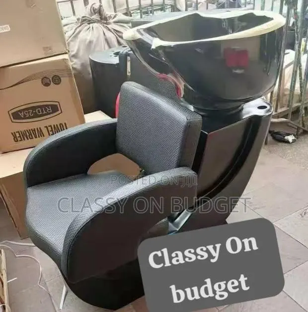 Salon Basin With Comfortable Couch · Photo 1