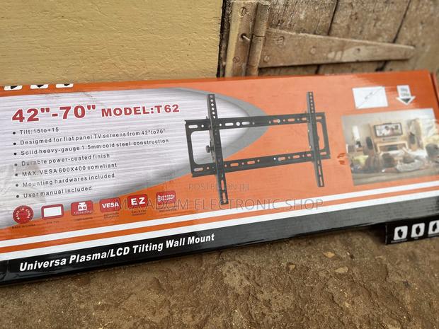 Adjustable Tv Mount for Tv 32”-70” · Photo 1