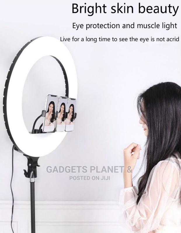 Led Fill Ring Light With Remote Cont. And Tripod Stand - 21” · Photo 2
