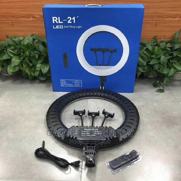 Led Fill Ring Light With Remote Cont. And Tripod Stand - 21” · Photo 1