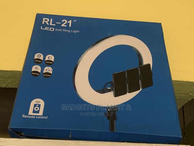 Led Fill Ring Light With Remote Cont. And Tripod Stand - 21” · Photo 5