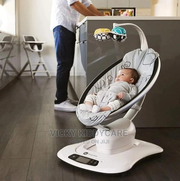 Mamaroo 4 Moms Swing · Photo 1