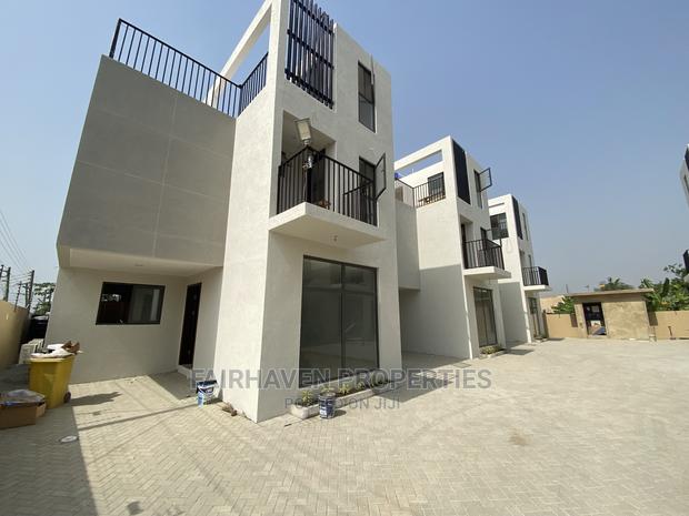 3bdrm Townhouse/Terrace in Tseaddo, Airport Residential Area for Sale · Photo 4