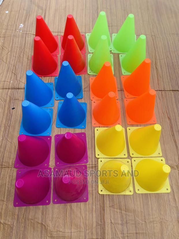 Original Set of Training Cones at Cool Price · Photo 1