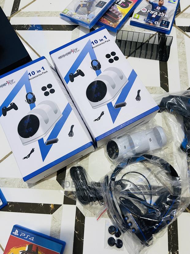 10 in 1 Playstation 5 Accessories Pack · Photo 2