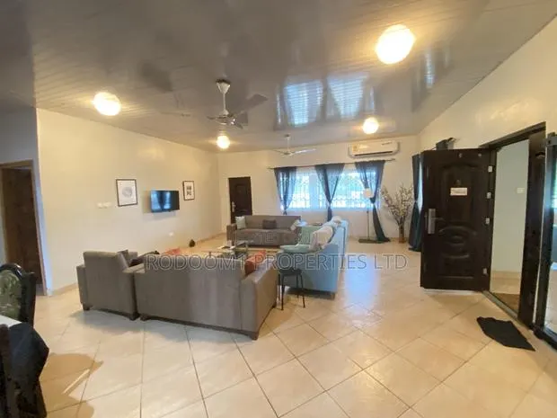 Fully Furnished Executive 3 Bedrooms Apartments at Tesano for Short Stay · Photo 1