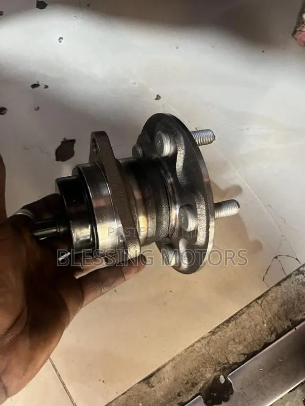 Nissan Versa Front Hub Brand New · Photo 1