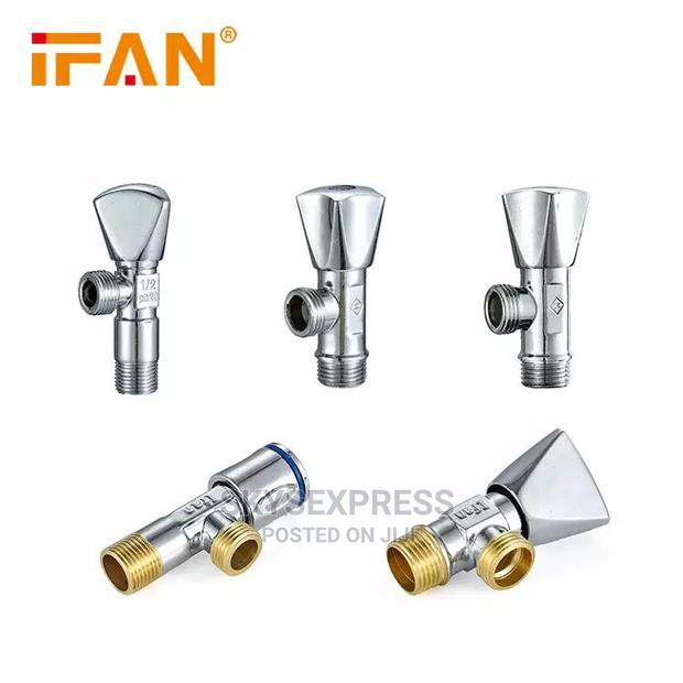 High Quality 1/2 X1/2 Angle Valve · Photo 2