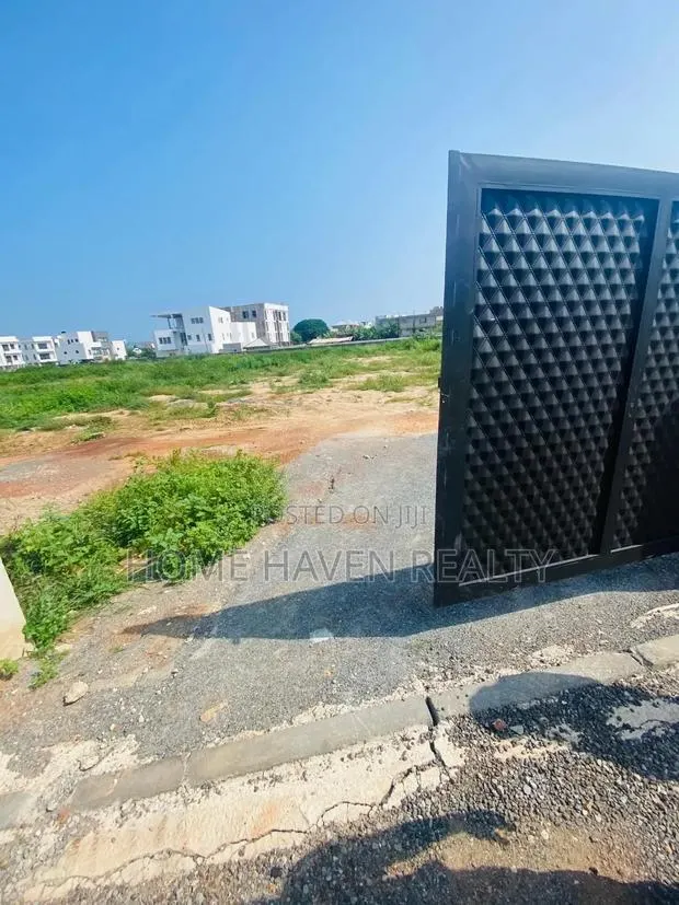 5 Plots for Sale at Tsea Addo · Photo 1