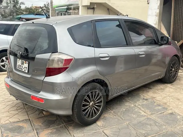 Honda Fit Automatic 2012 Gray · Photo 1