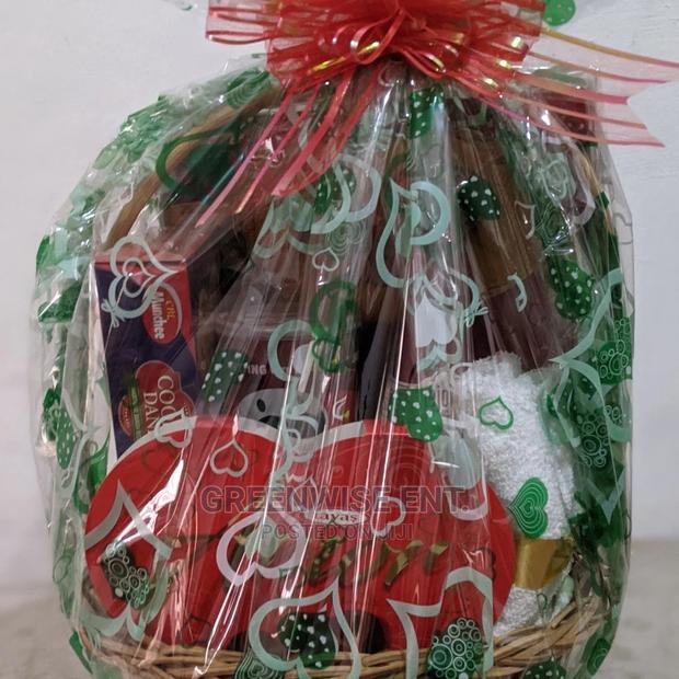 Valentines Day Gift Hamper For Her · Photo 3