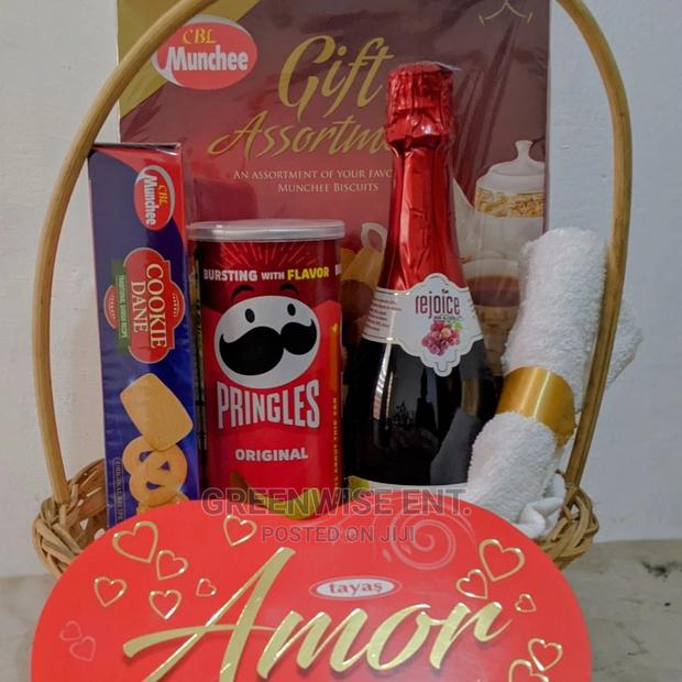 Valentines Day Gift Hamper For Her · Photo 1