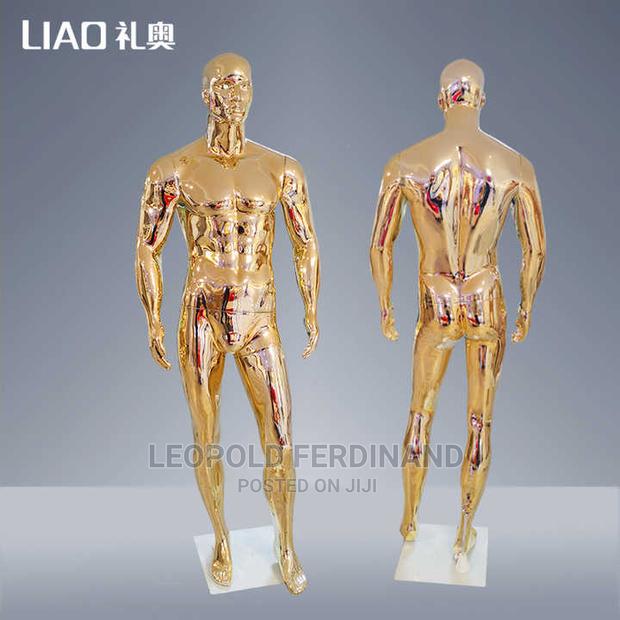 Male Gold Mannequins With Muscular Body · Photo 2