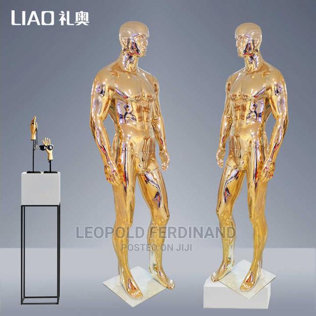 Male Gold Mannequins With Muscular Body · Photo 3