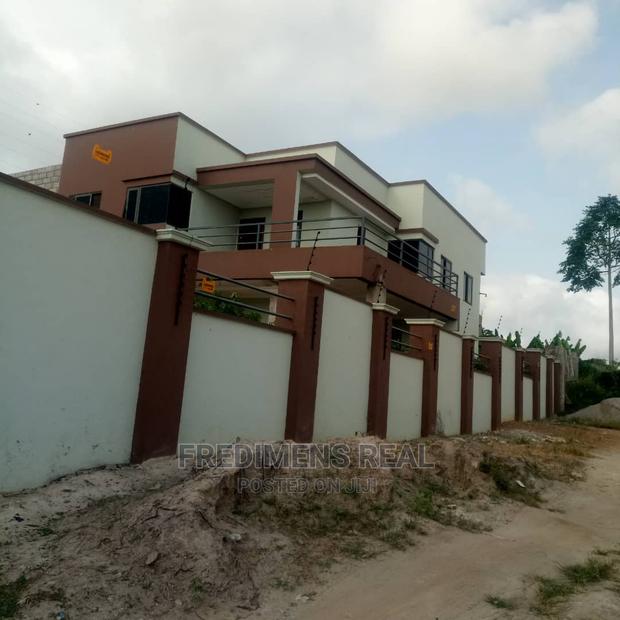 4bdrm House in Fredimens Real, Kumasi Metropolitan for Sale