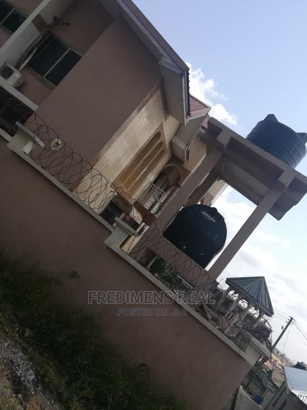 6bdrm House in Fredimens Real, Kumasi Metropolitan for Sale · Photo 3