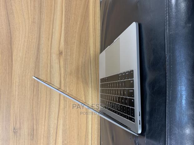 Laptop Apple MacBook Pro 2017 8GB Intel Core I5 SSD 256GB · Photo 4