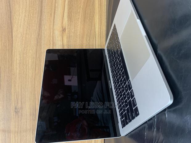 Laptop Apple MacBook Pro 2017 8GB Intel Core I5 SSD 256GB · Photo 2