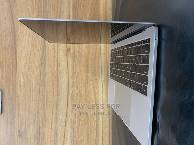 Laptop Apple MacBook Pro 2017 8GB Intel Core I5 SSD 256GB · Photo 3