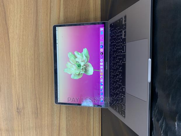 Laptop Apple MacBook Pro 2020 8GB Intel Core i5 SSD 256GB · Photo 1