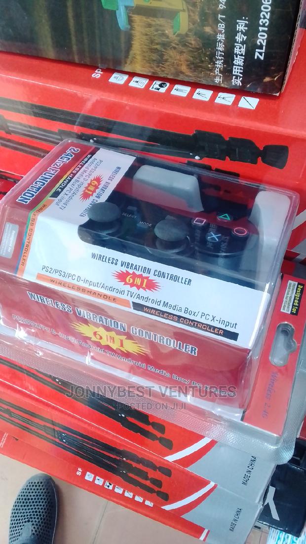 6in1 Single Wireless Game Pad · Photo 2