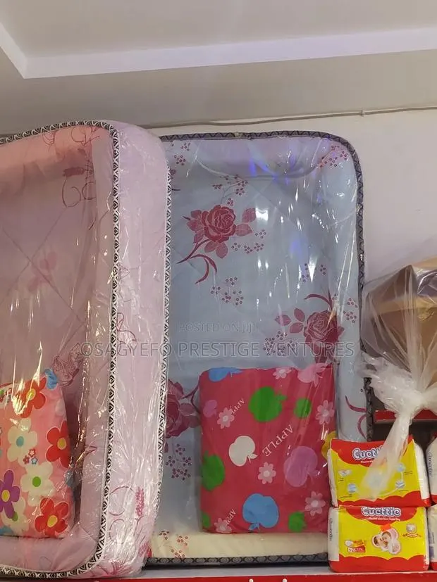 Baby Bed +Pillow · Photo 1