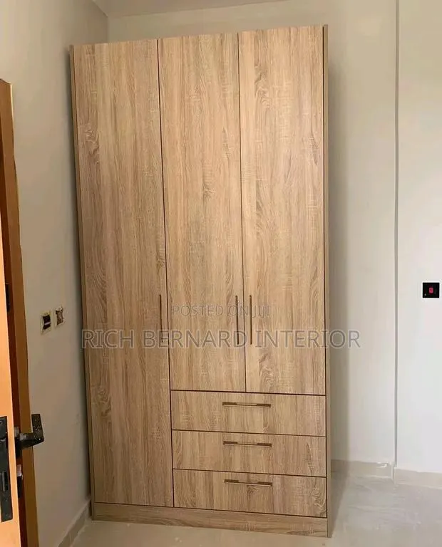 2in1 Sleek Modern Wardrobe · Photo 1