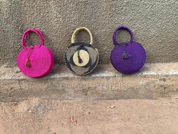 African Straw Basket · Photo 6