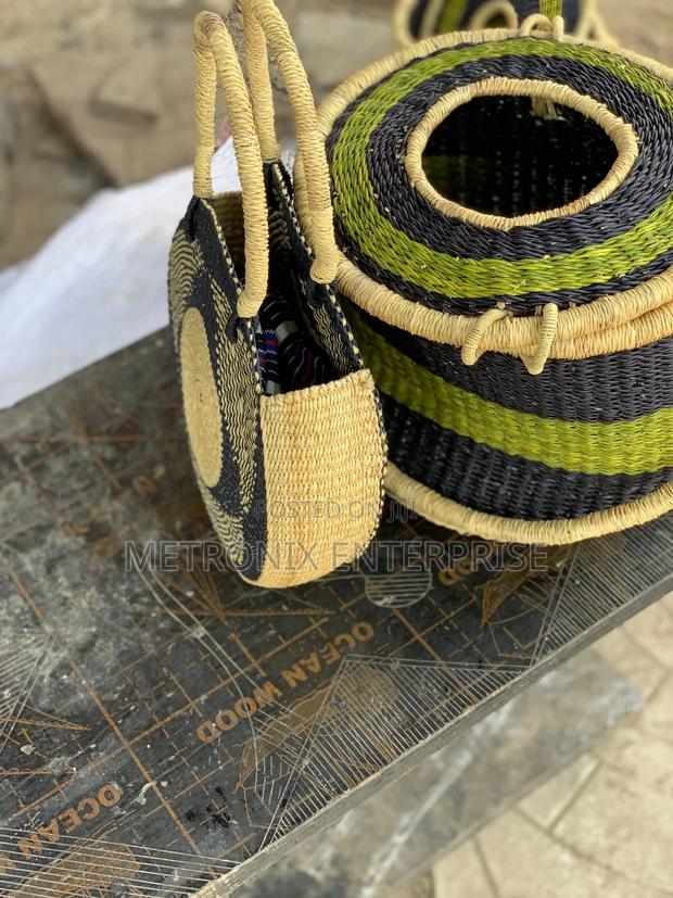 African Straw Basket · Photo 7