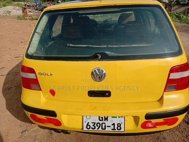 Volkswagen Golf 2008 Gold · Photo 1