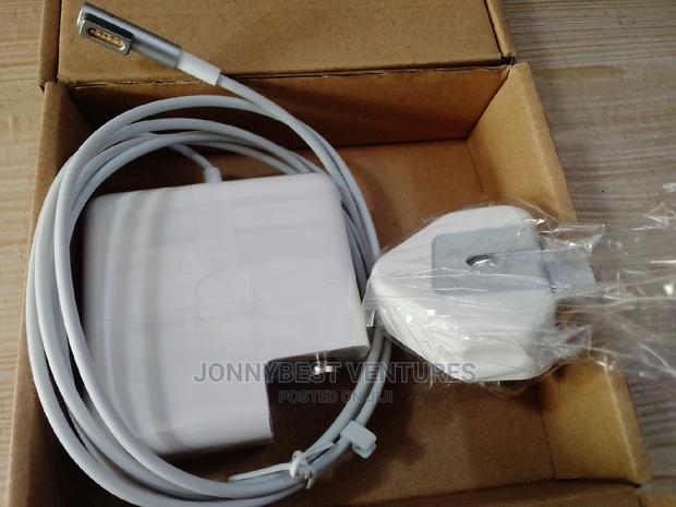 Macbook Pro Charger · Photo 3