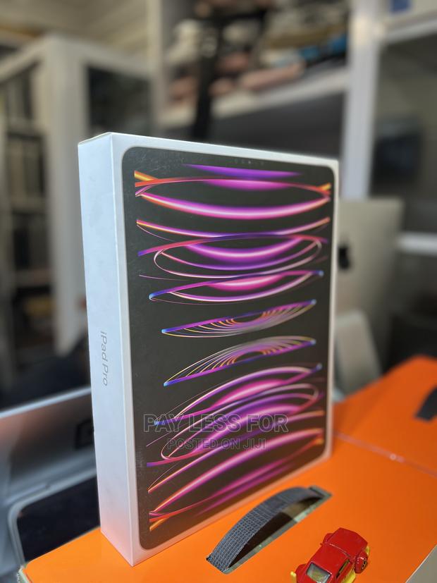 New Apple iPad Pro 12.9 (2022) 256 GB Gray · Photo 2