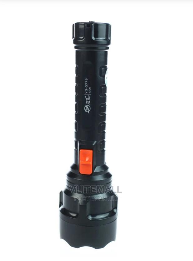 Yg-3779 Led Rechargeable Flashlight · Photo 2