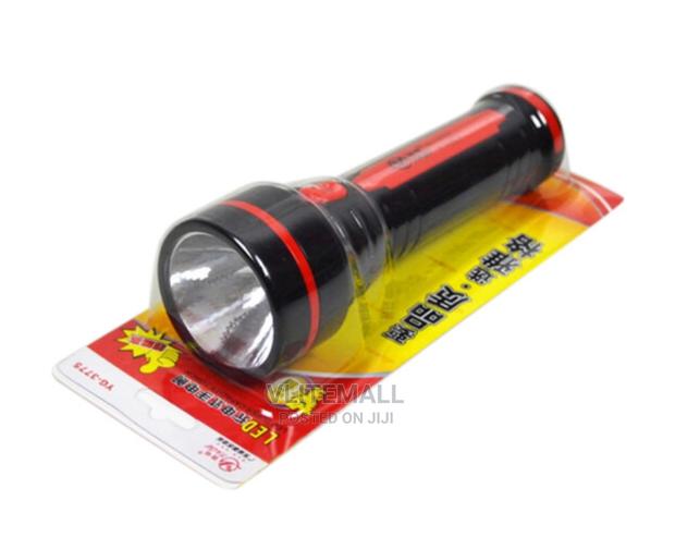 YG-3775 LED Rechargeable Flashligh · Photo 1