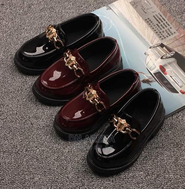 Girls Sneakers Cartoon Character · Photo 4