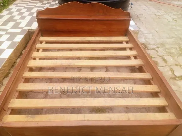 Quality Wooden Queen Size Bed Frame for Sale · Photo 1