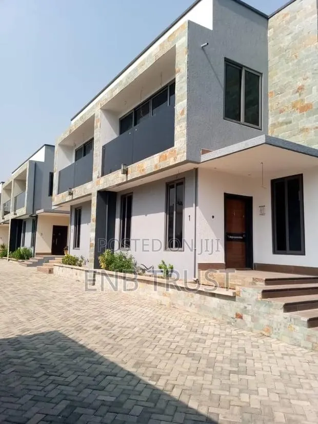 3bdrm Duplex in Dzowulu, Special School Area for sale · Photo 1