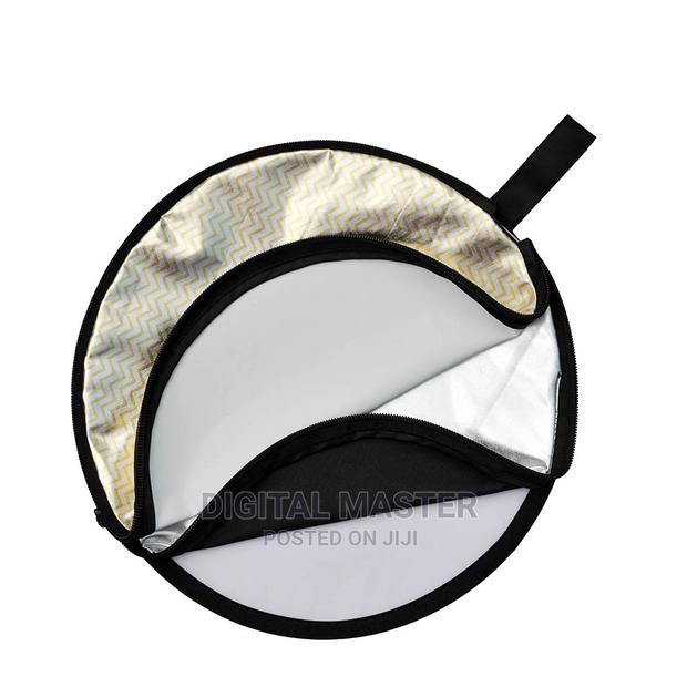 Godox 5-in-1 110cm Collapsible Reflector Disc · Photo 1