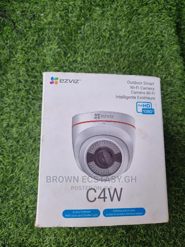 Ezviz C4W Security Camera · Photo 1