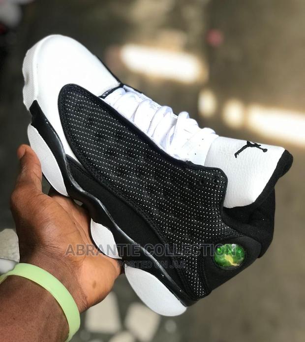 Air Jordan Retro 13 Black/White · Photo 3