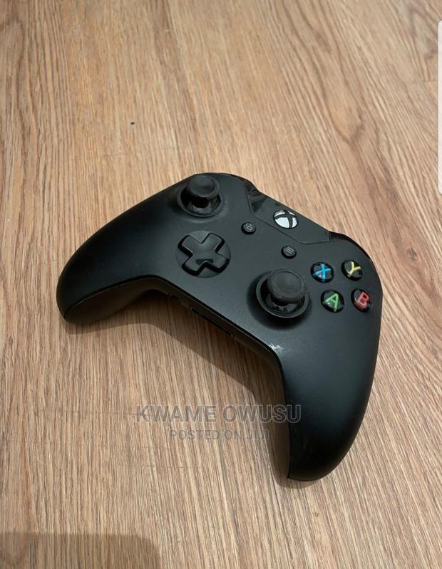 Xbox One 500gb.Fifa 24 Plus Additional 7 Games on It · Photo 2