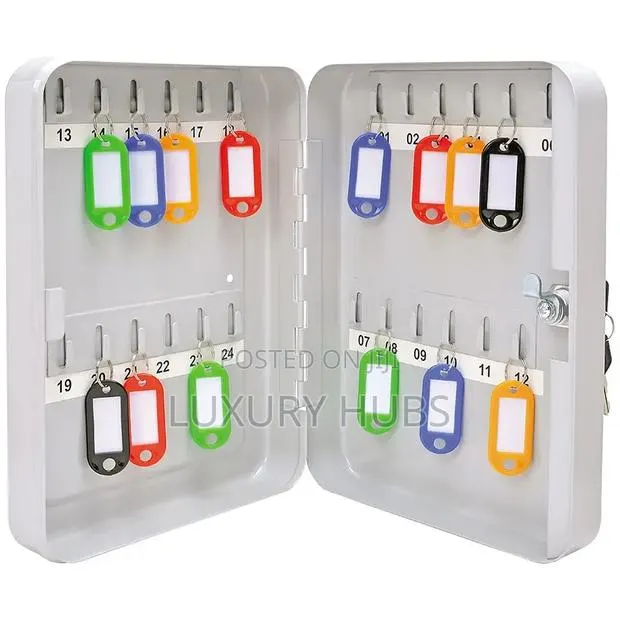 48 Key Holder · Photo 1