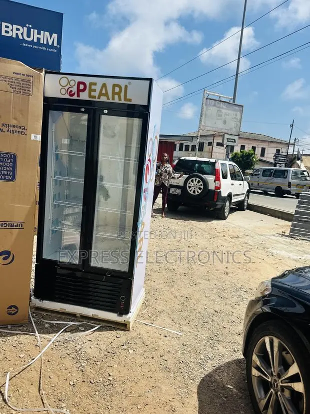 Showcase Vertical Double Door Fridge Display Pearl PVC-622 · Photo 1