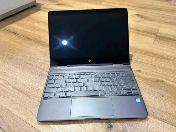 New Laptop HP Spectra 13 16GB Intel Core i5 SSD 512GB · Photo 1