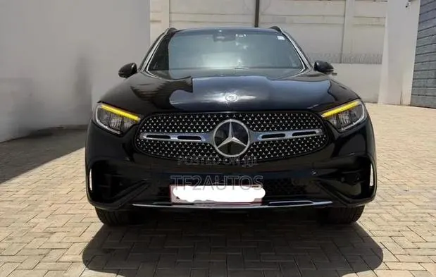 Mercedes-Benz GLC-Class GLC 300 4MATIC AWD 2025 Black · Photo 1