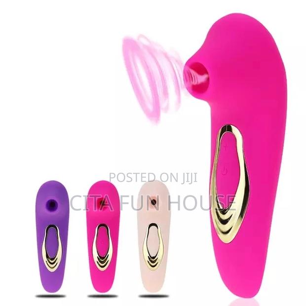 Clit / Nipple Sucking Vibrator · Photo 1