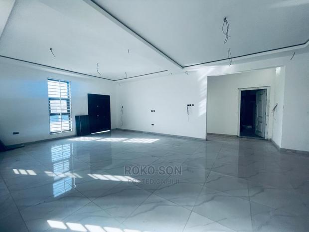4bdrm Duplex in Dr Roko, Adjiriganor for Sale · Photo 5