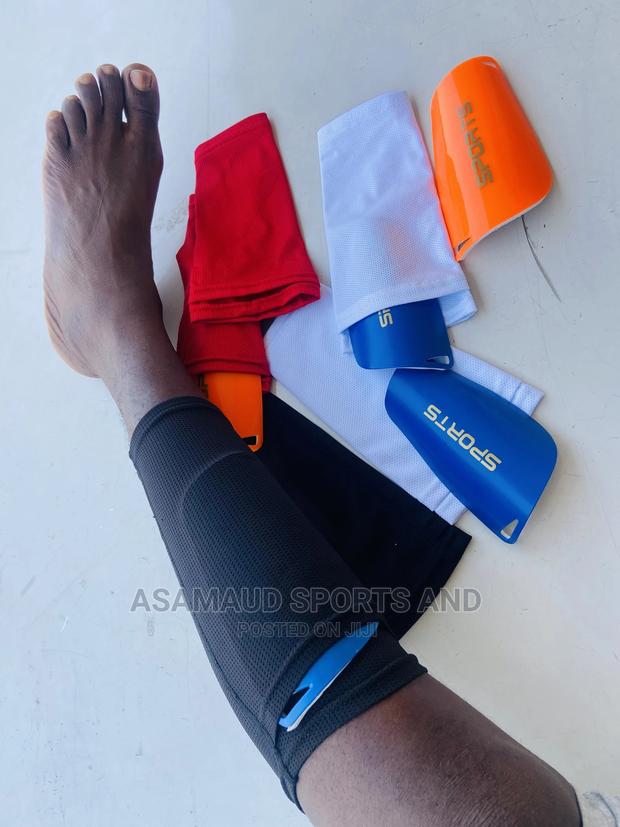 Original Shin Guard Holder at Cool Price · Photo 1