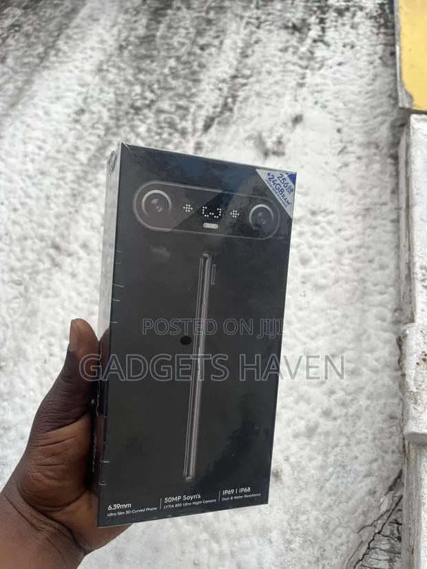 New Tecno Camon Slim 256 GB Black · Photo 1